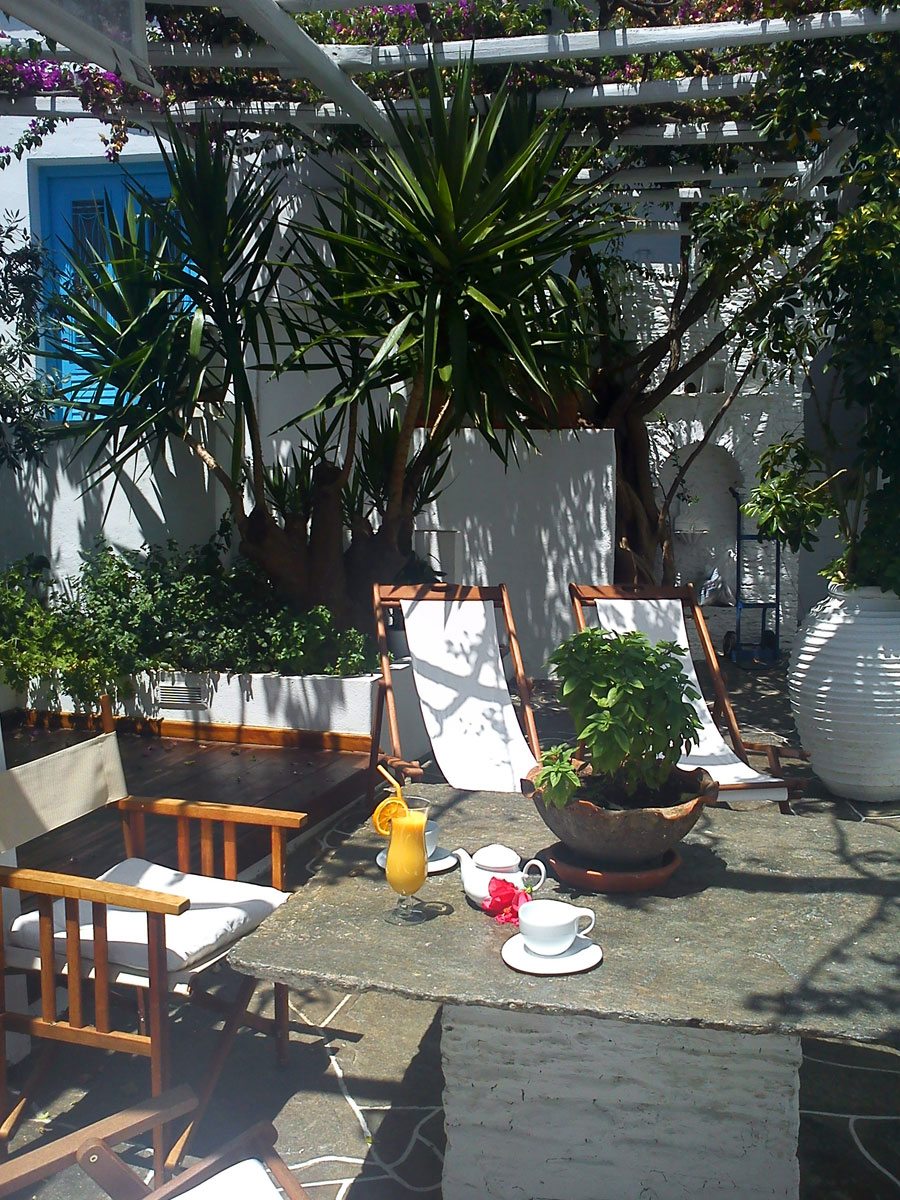 The back yard of hotel Anthousa in Sifnos
