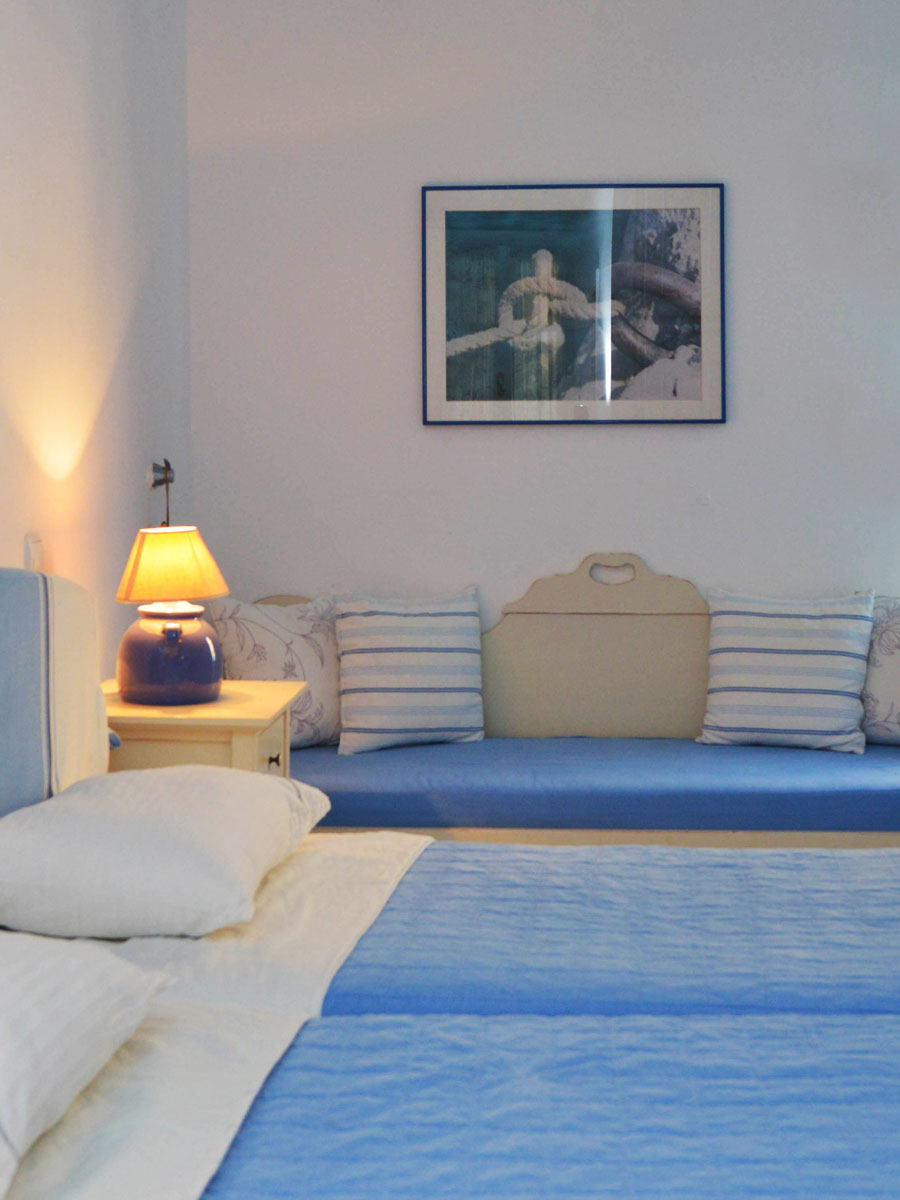 Stay in the  center of Apollonia in Sifnos
